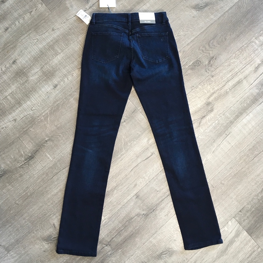 |NEW|DL Mid Rise Curvy Straight Jeans - Picture 5 of 5